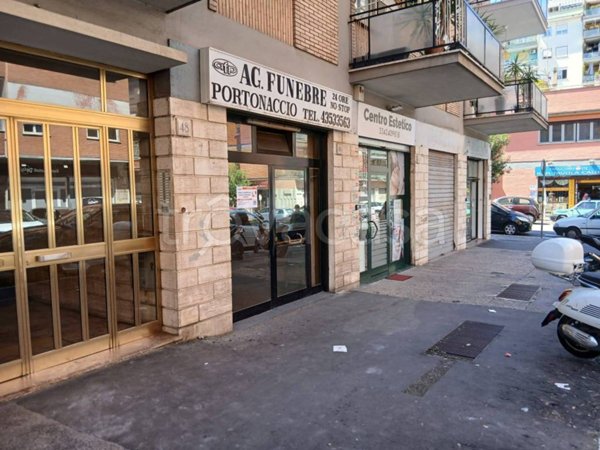 negozio in affitto a Roma in zona Collatino