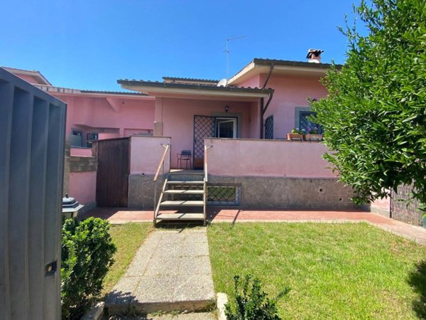 casa indipendente in affitto a Roma in zona Infernetto