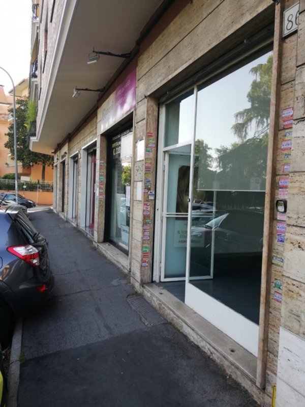locale commerciale in affitto a Roma in zona Nomentano