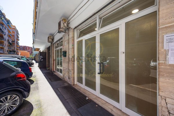 locale commerciale in affitto a Roma in zona Don Bosco
