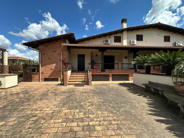 casa indipendente in affitto a Roma in zona Mostacciano