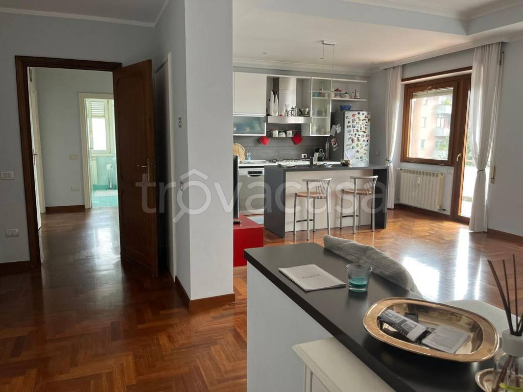 appartamento in affitto a Roma in zona EUR