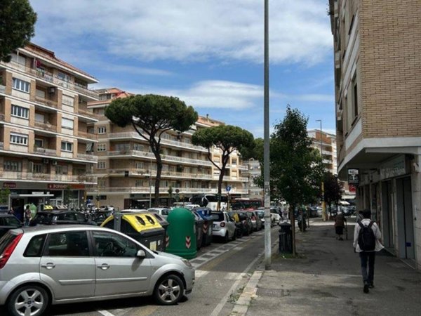 negozio in affitto a Roma in zona Aurelio