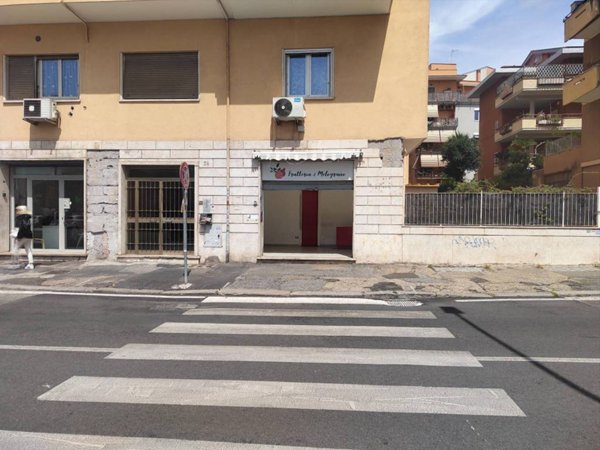 negozio in affitto a Roma in zona Portuense