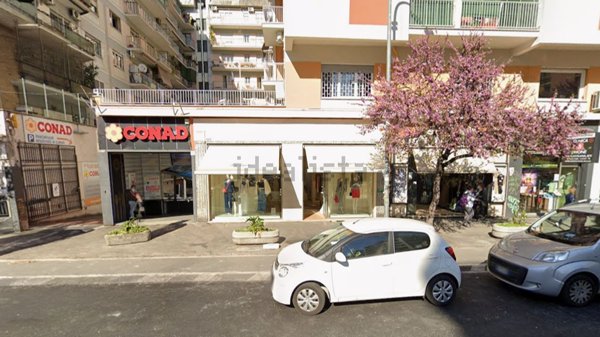 locale commerciale in affitto a Roma in zona Don Bosco