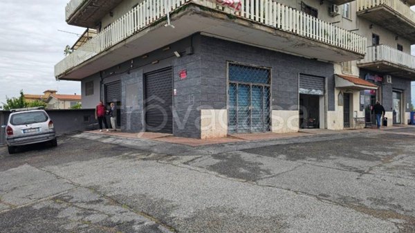 negozio in affitto a Roma in zona Borghesiana
