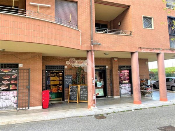 negozio in affitto a Roma in zona Celio