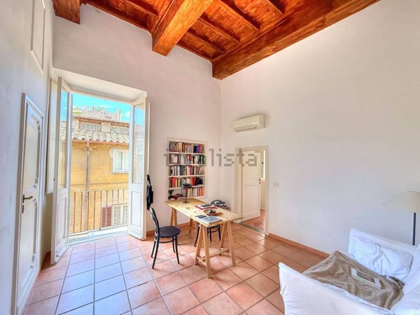 appartamento in affitto a Roma in zona Rione Regola