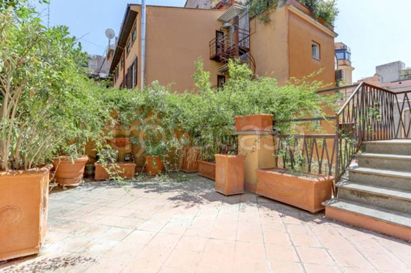 appartamento in affitto a Roma in zona Trevi-Colonna