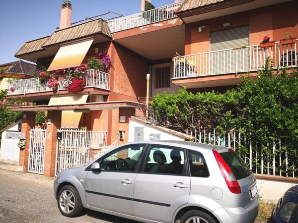 locale commerciale in affitto a Roma in zona Tor Vergata/Torrenova