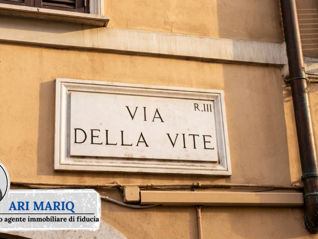 locale commerciale in affitto a Roma in zona Trevi-Colonna