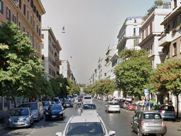 negozio in affitto a Roma in zona Rione Prati