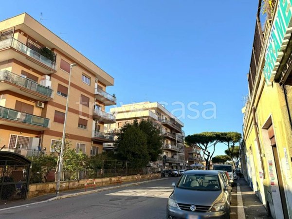 negozio in affitto a Roma