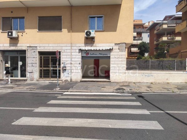 negozio in affitto a Roma in zona Portuense