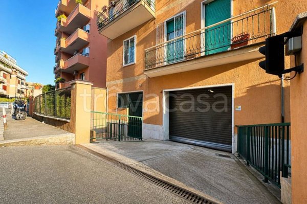 locale di sgombero in affitto a Roma in zona Gianicolense