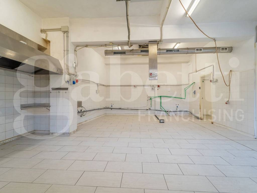 negozio in affitto a Roma in zona Torrevecchia