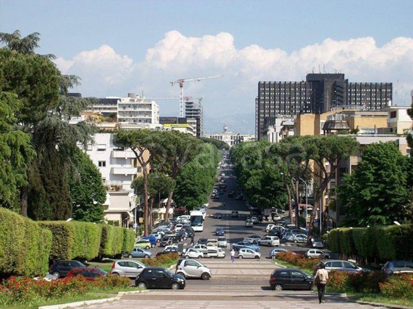 negozio in affitto a Roma in zona EUR