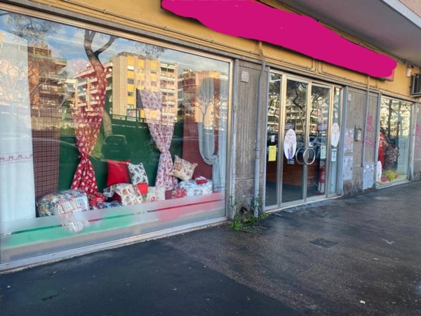 negozio in affitto a Roma in zona Ostia