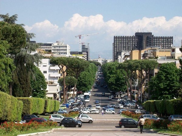 locale commerciale in affitto a Roma in zona EUR