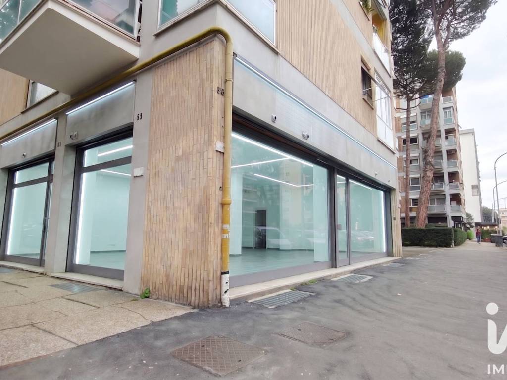 negozio in affitto a Roma in zona Monte Sacro/Talenti
