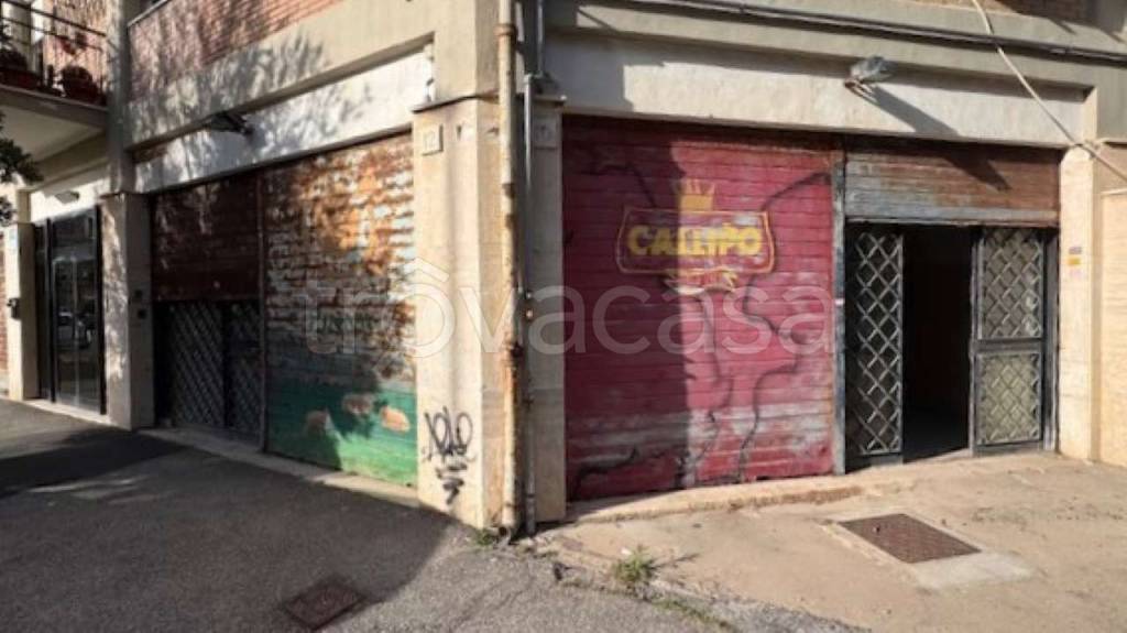 negozio in affitto a Roma in zona Ostia