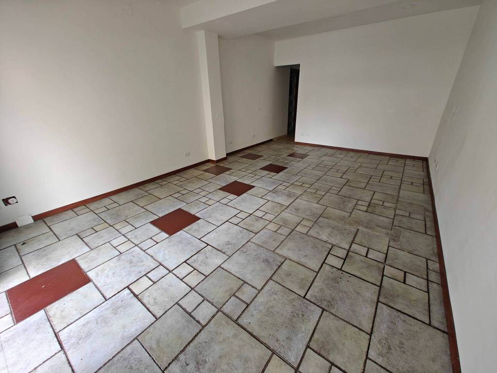 negozio in affitto a Roma in zona Primavalle