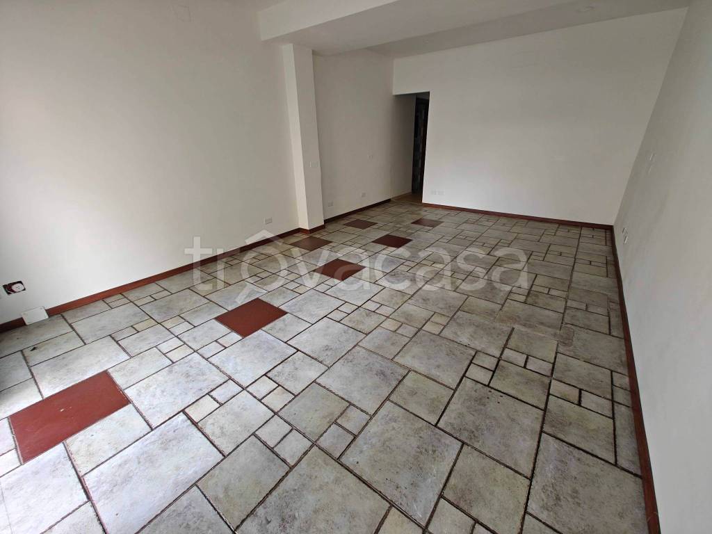 negozio in affitto a Roma in zona Primavalle