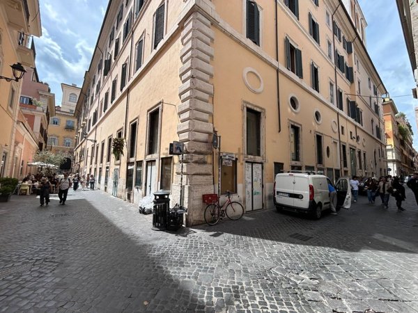 locale commerciale in affitto a Roma in zona Campo Marzio