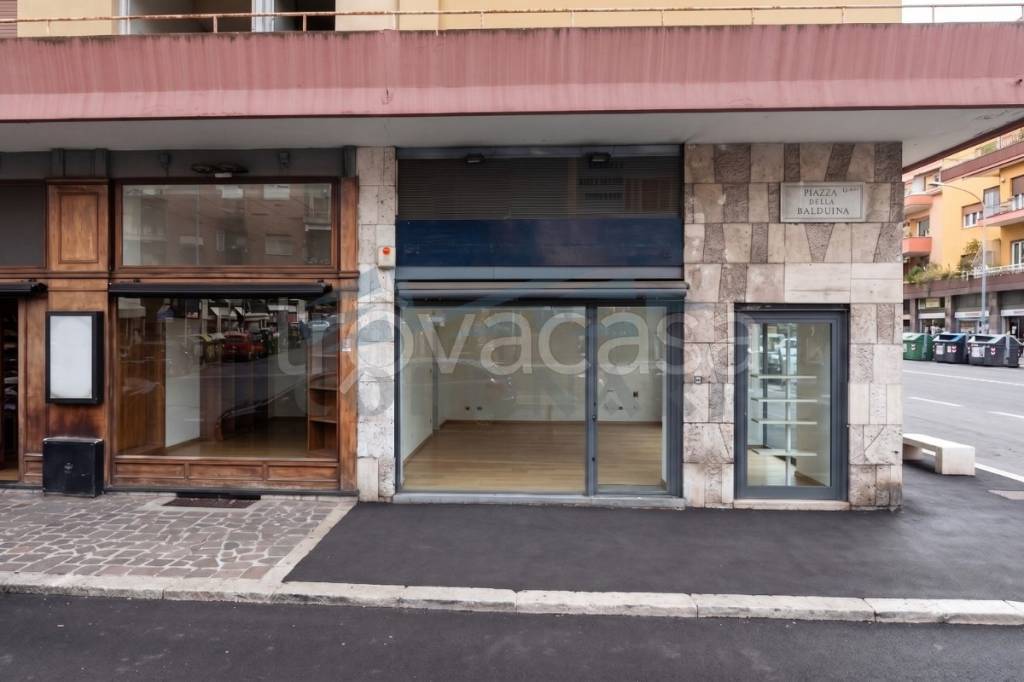 negozio in affitto a Roma