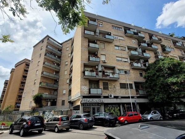 negozio in affitto a Roma in zona Ostiense