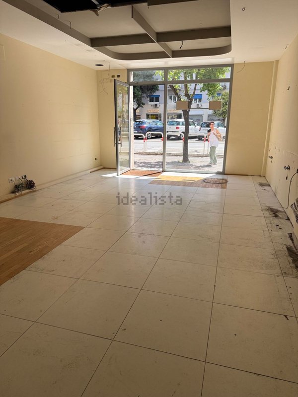 negozio in affitto a Roma in zona Don Bosco