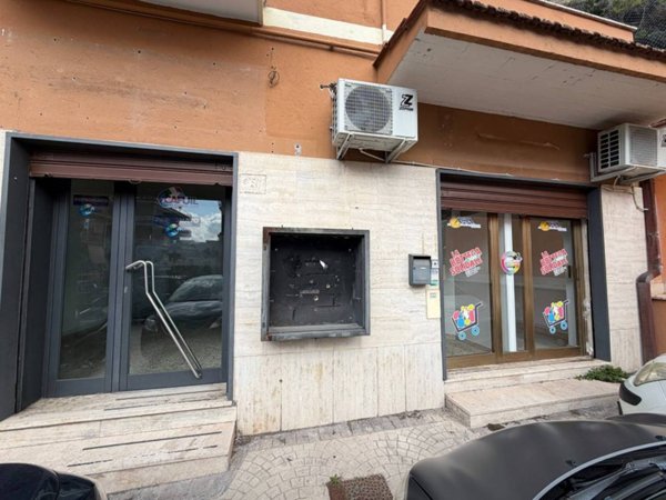 negozio in affitto a Roma in zona Labaro