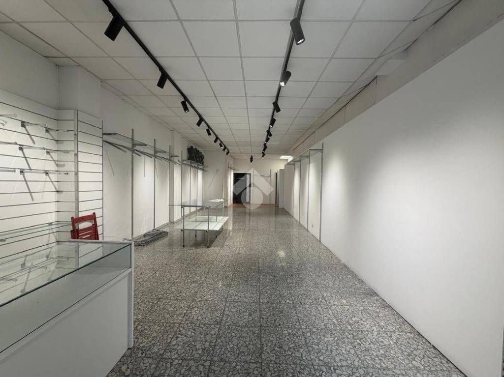 negozio in affitto a Roma in zona Prenestino-Labicano