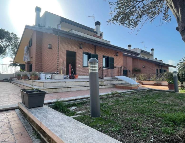 casa indipendente in affitto a Roma in zona Massimina/Casal Lumbroso