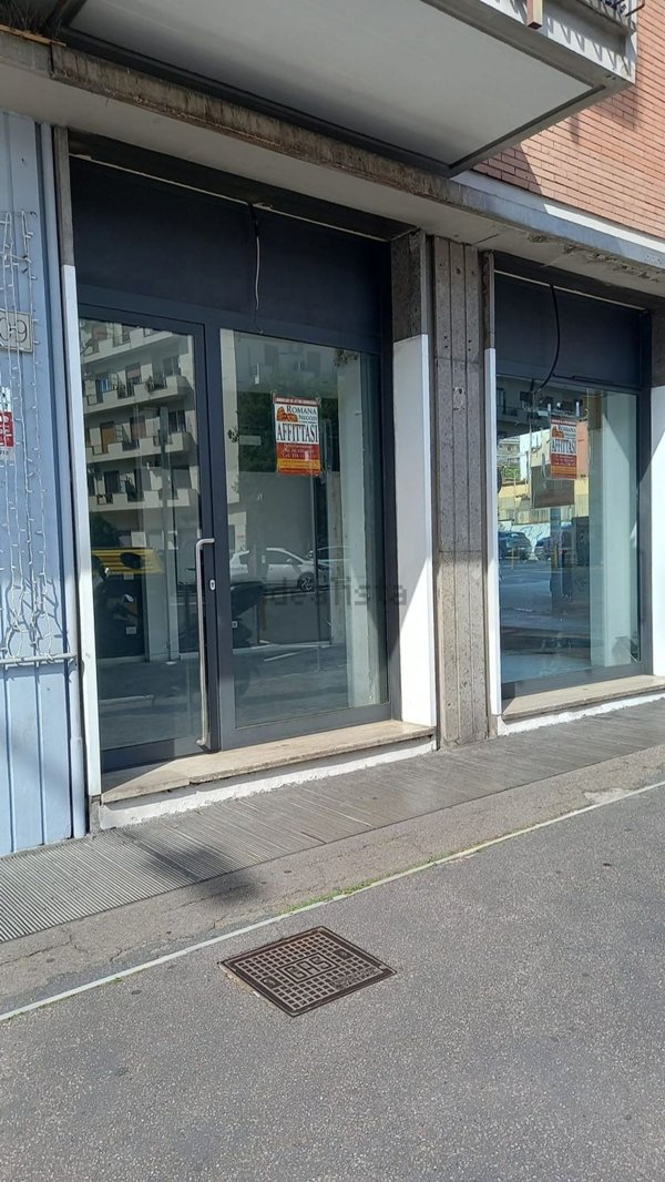 locale commerciale in affitto a Roma