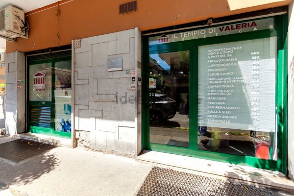 negozio in affitto a Roma in zona Ostia