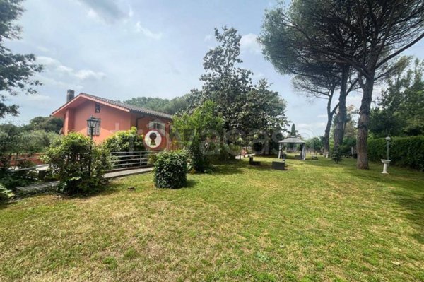 casa indipendente in affitto a Roma in zona Torricola