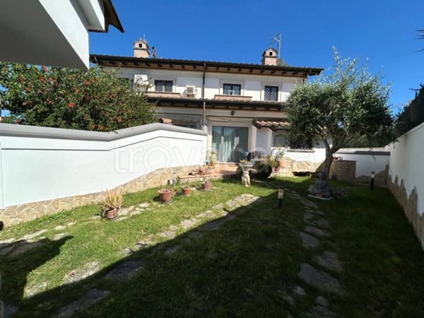 casa indipendente in affitto a Roma in zona Infernetto