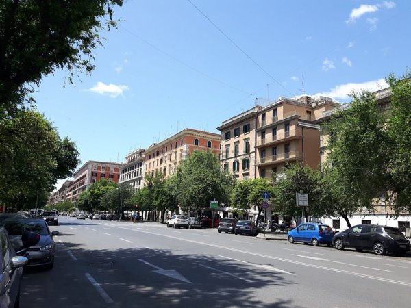 negozio in affitto a Roma in zona Rione Prati