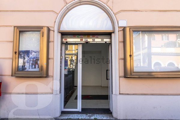 locale commerciale in affitto a Roma in zona Rione Prati