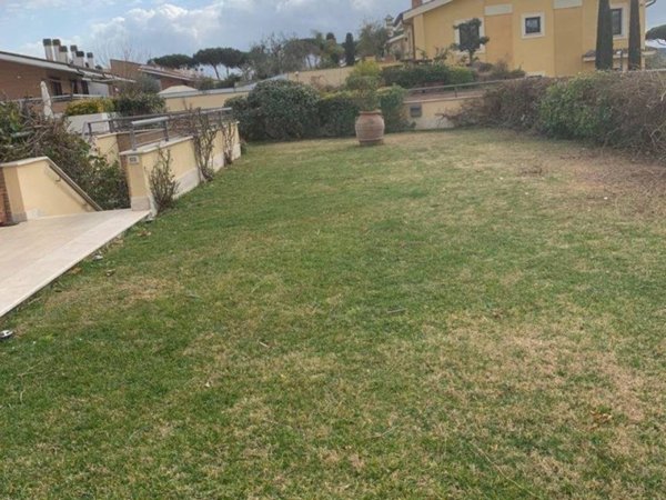 casa indipendente in affitto a Roma in zona Massimina/Casal Lumbroso