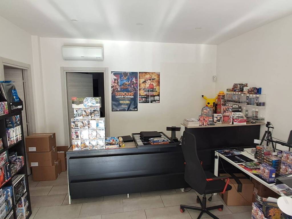negozio in affitto a Roma in zona Appio Claudio