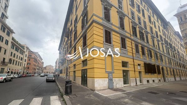 negozio in affitto a Roma in zona Rione Prati