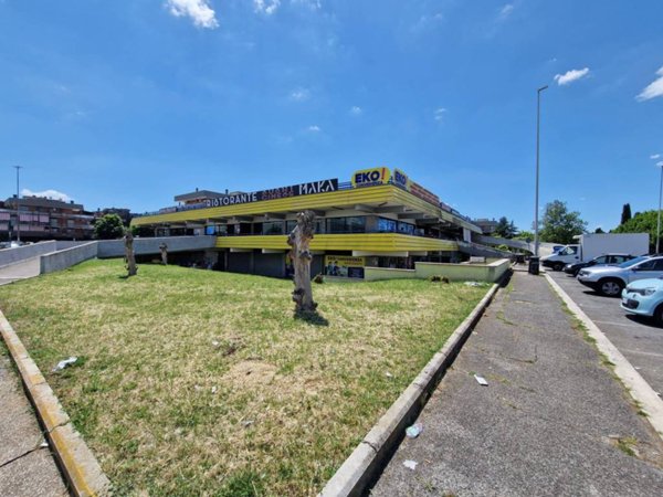 negozio in affitto a Roma in zona Settecamini