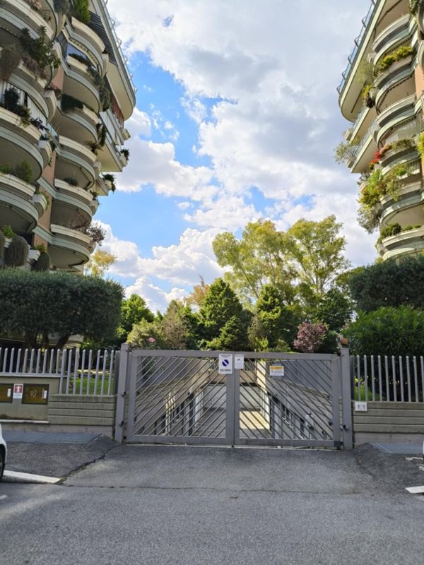 negozio in affitto a Roma in zona Torrino