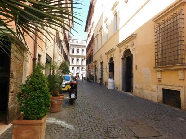 appartamento in affitto a Roma in zona Rione Regola