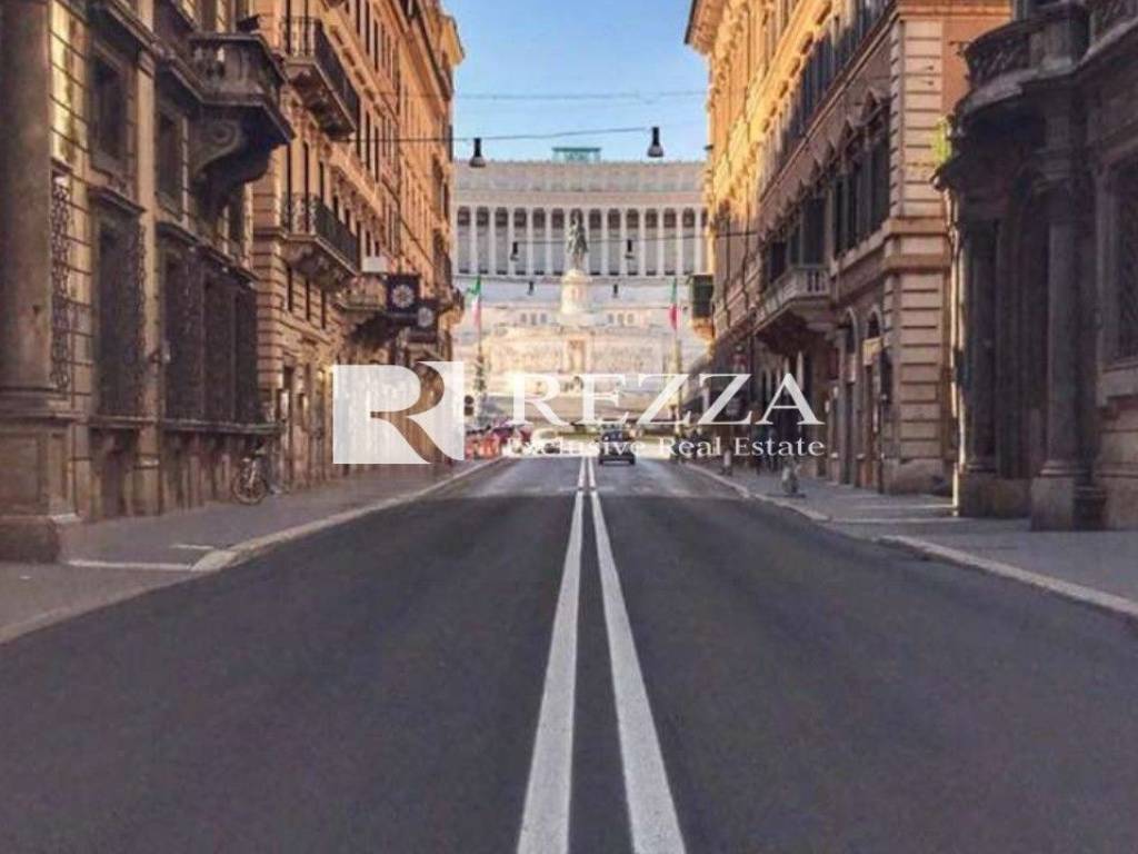 negozio in affitto a Roma in zona Campo Marzio