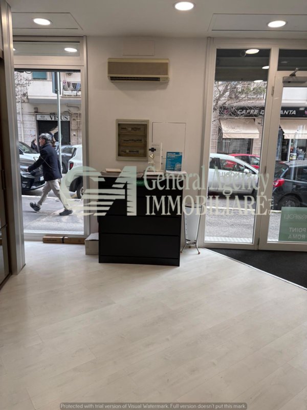 locale commerciale in affitto a Roma in zona Tuscolano