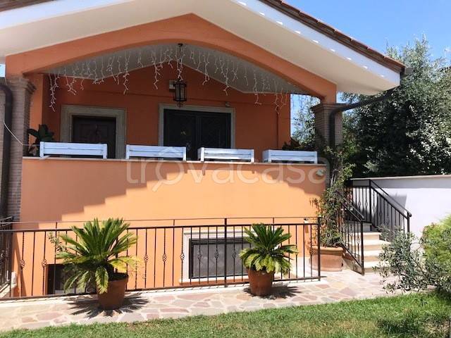 casa indipendente in affitto a Roma in zona Infernetto