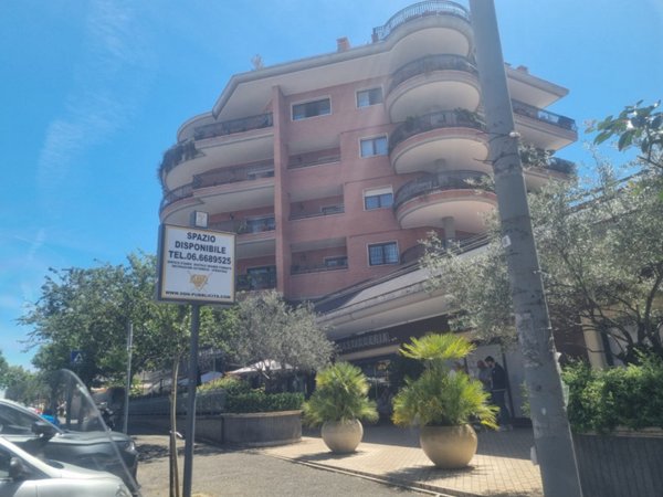 negozio in affitto a Roma in zona Trionfale